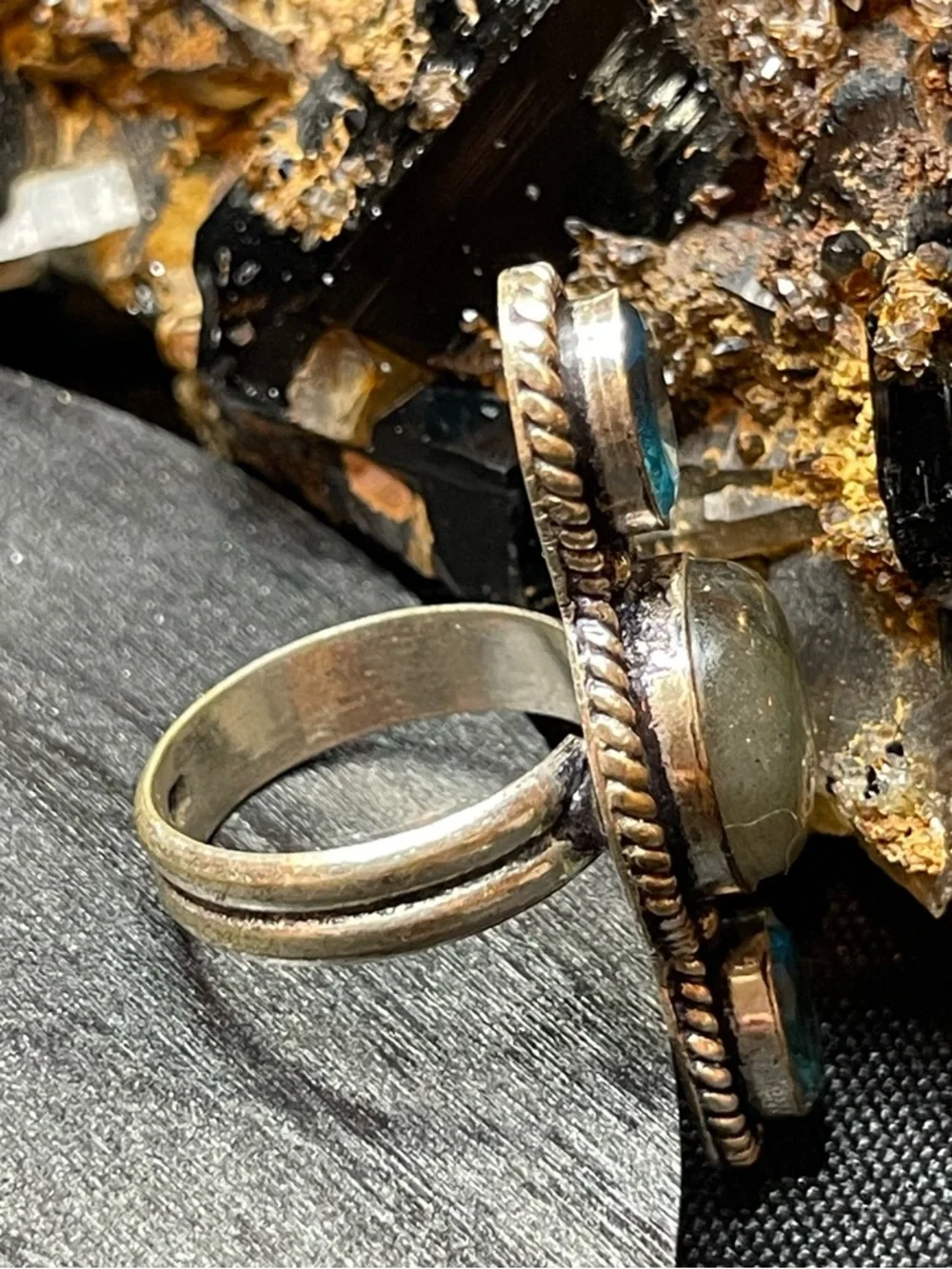 🌑925 Overlay Labradorite Glass Ring Size 8🌑 - Picture 6 of 6